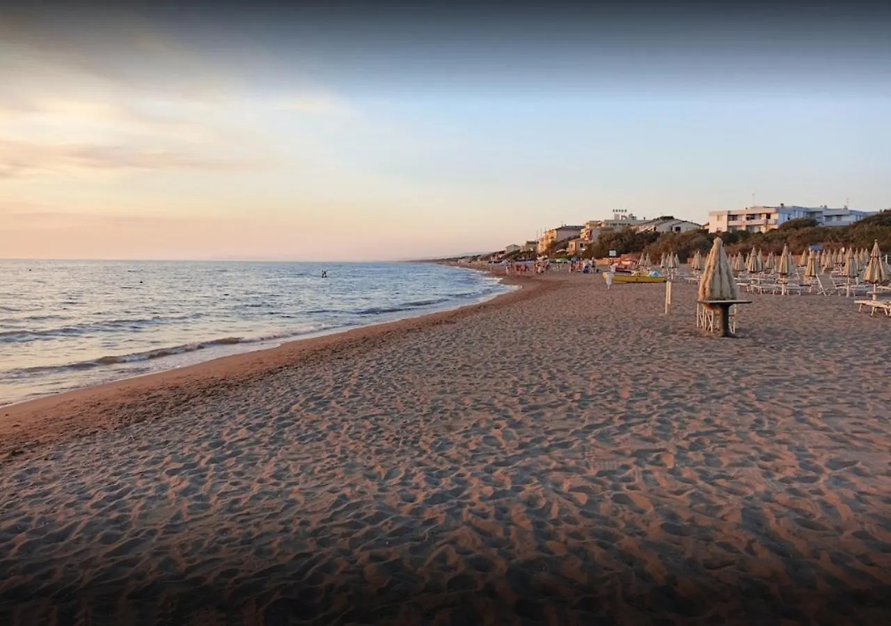 Maison Antoinette San Vincenzo 0*,  Italia
